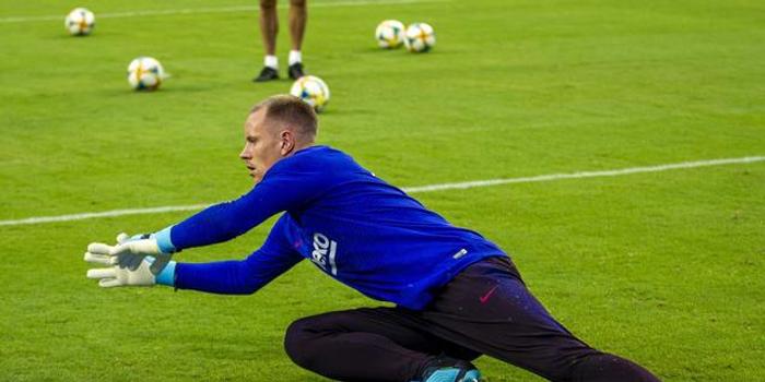  特尔施特根神勇助门兴逼平拜仁  